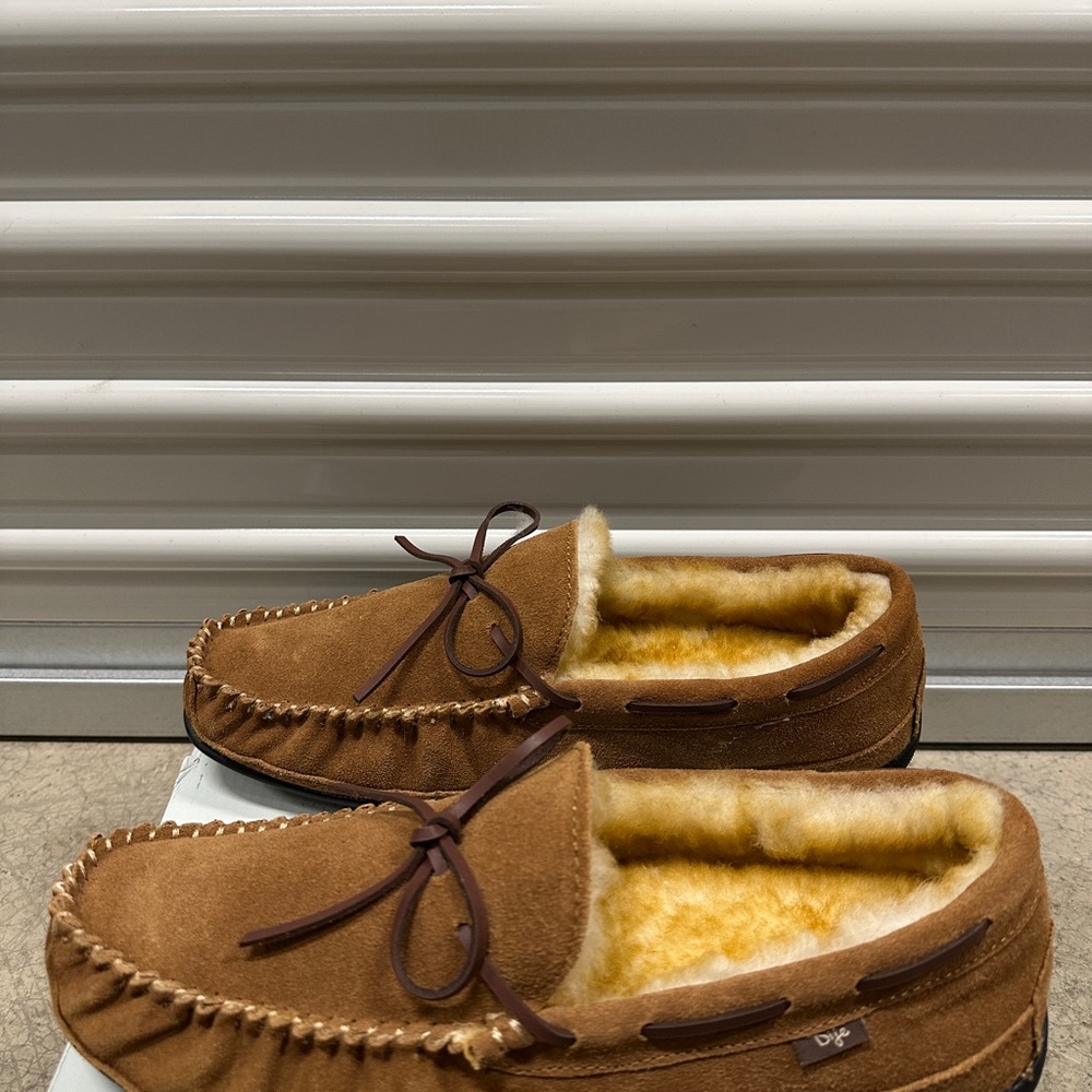 Minnetonka Men's Suede Casey Slippers size 11